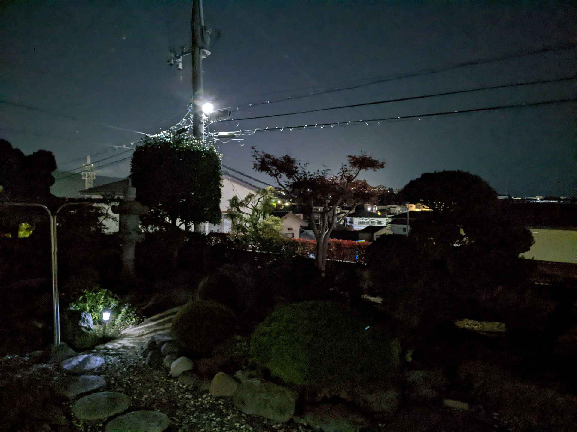 Google Pixel 6aによる自宅庭夜景モード撮影