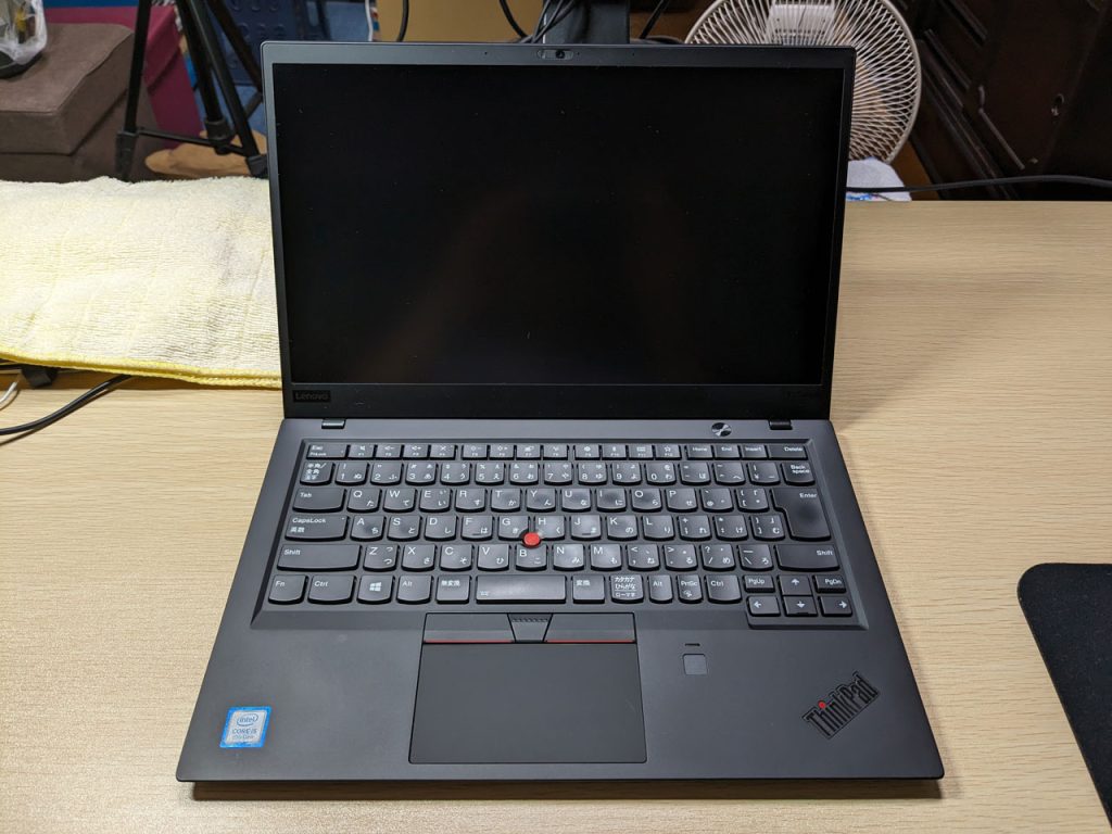 1-ThinkPad_X1_Carbon_2018のトップカバーを開ける