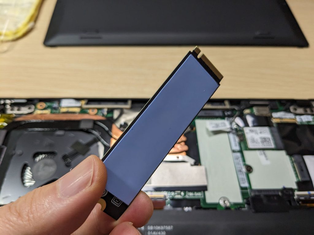3-SSDの取り付け前チェック（裏）